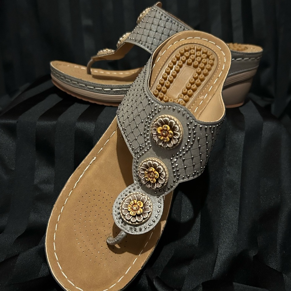 Elegant Women's Sandals with Floral Accents